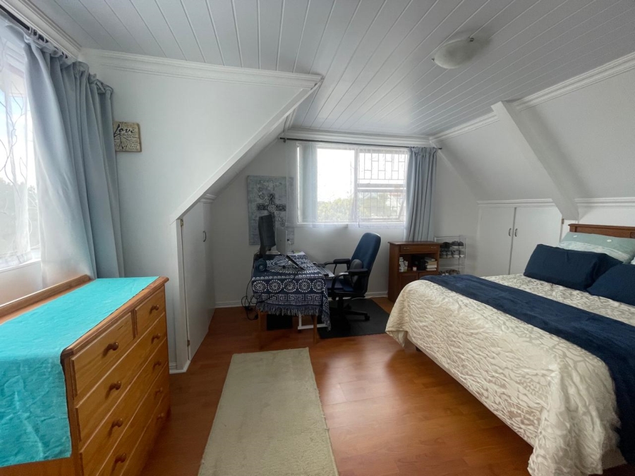 4 Bedroom Property for Sale in Hartenbos Heuwels Western Cape